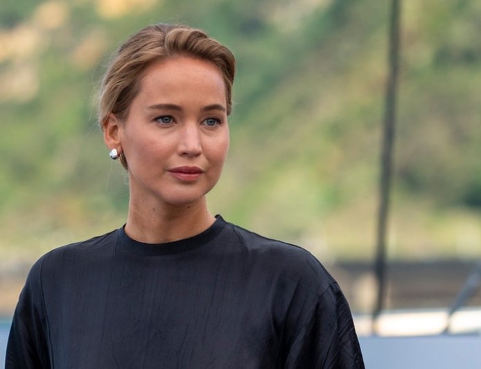 Jennifer Lawrence relives mid-air plane horror that nearly killed her: 'The pilots were crying'