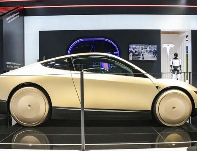 马斯克股东大会上称或将建巨型芯片厂，透露FSD入华进展