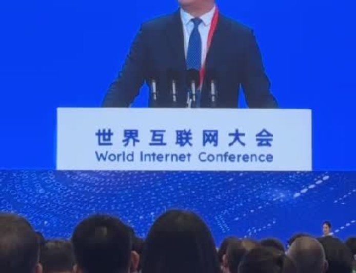 刘强东：京东明年 4 月将建设全球首个全无人配送站，建议给技术垄断企业征暴利税反哺教育养老