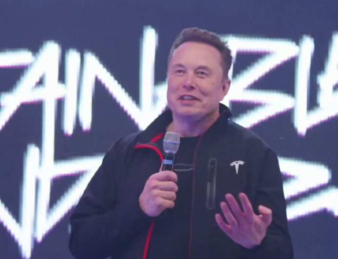 马斯克：AI 将像超音速海啸一样，迅速取代数字导向型办公室工作