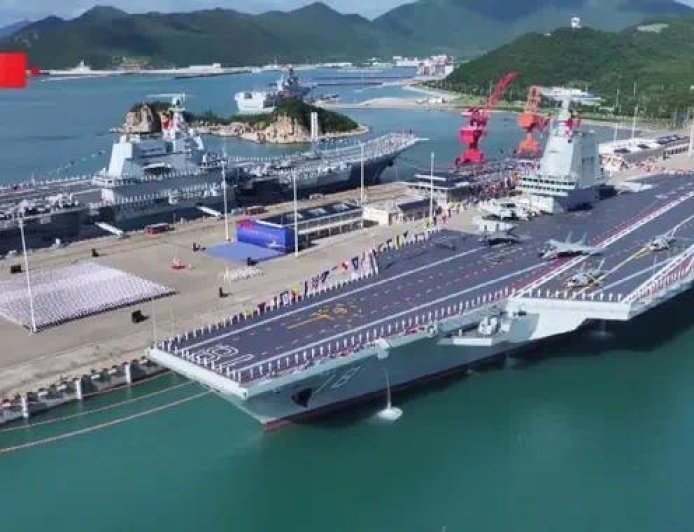 福建舰正式入列，CNN又来阴阳怪调：设计不合理，战力不如尼米兹