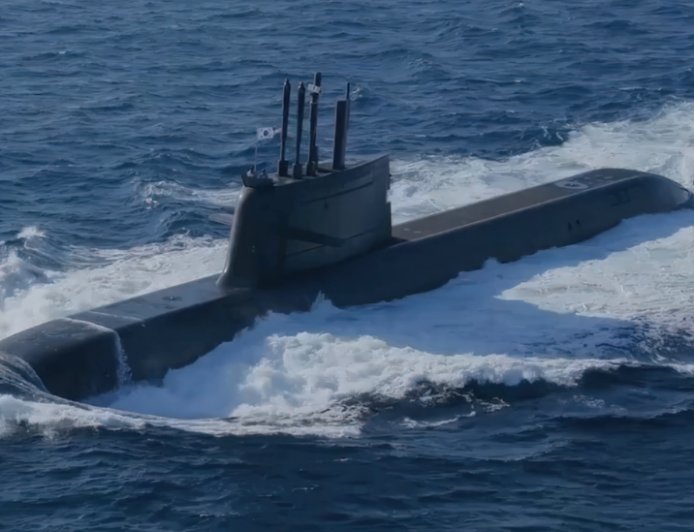 APEC峰会期间 韩国向菲律宾推销新型潜艇