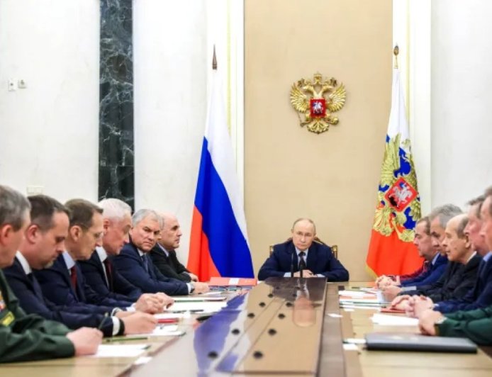 关于启动核试验的声明：俄罗斯与西方关系的新转折点