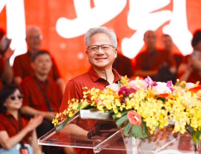 台積電運動會》魏哲家主持開場　黃仁勳站台致意「台積我愛你」