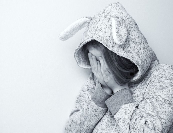 只穿內褲衝出求救！13歲少女遭男網友性侵　母姊目擊嚇壞