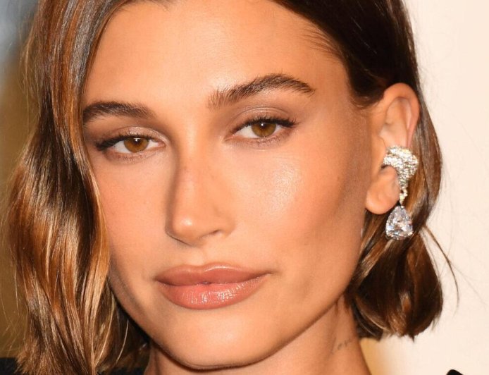 Hailey Bieber Reveals How She And Justin Really Handle The Rumors