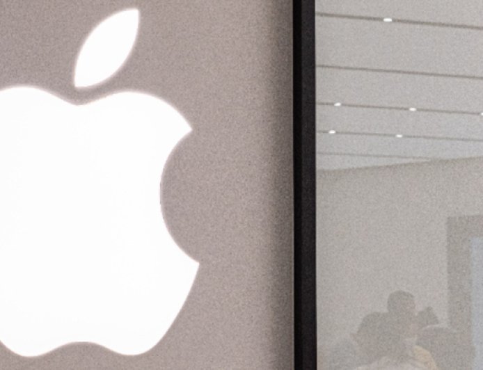 苹果计划为iPhone研发新的卫星功能，包括使用离线地图等