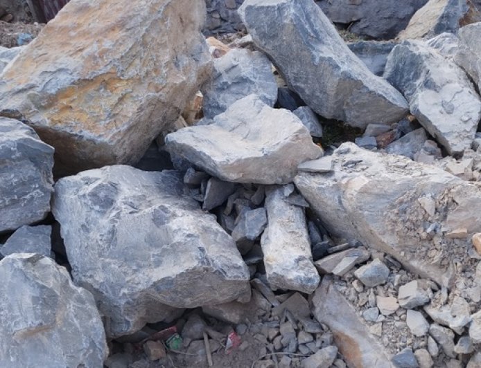 四川马尔康通报红旗桥发生垮塌：山体变形加剧滑塌造成，无人员伤亡