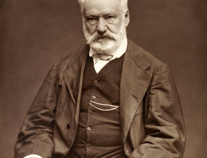 雨果逝世一百四十年｜许志强重读《巴黎圣母院》：克洛德副主教堕落之谜