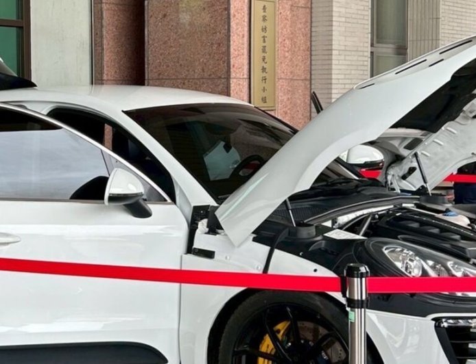 保時捷休旅法拍　現場催油門秀引擎聲浪！搶標激烈72萬拍定