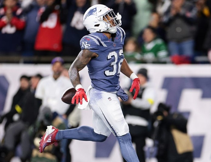 Patriots handle AFC East rival Jets at home behind TreVeyon Henderson's 3-touchdown night