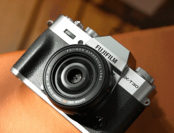 卖相机赚翻了：富士胶片 2025 上半财年影像事业表现突出，营业利润同比增长 16.9%