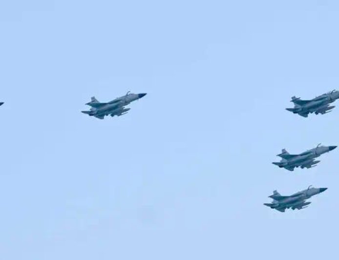 单价超1亿美元！阿塞拜疆正式接收5架枭龙战机