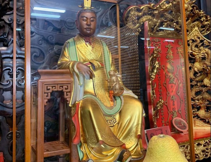 人間國寶陳啓村木雕《卯兔星君》被偷了　廟方怒：天理不容