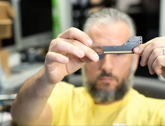 英伟达模块化设计遭炮轰：约 1 万美元显卡可修却无备件，被迫成废品