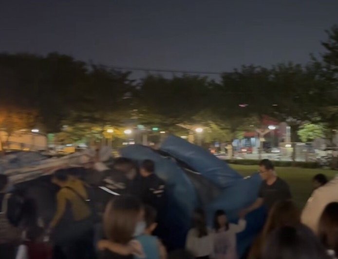 台中2樓高充氣城堡突消風！家長孩子嚇壞1人傷：像演絕命終結站