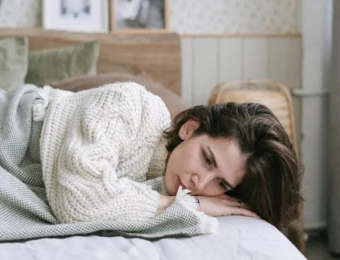 明明很累卻睡不著？大腦雜訊太多是主因　練習5件事讓入睡更容易