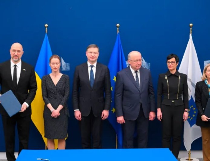 欧盟：介于解体的恐惧与扩张的雄心之间