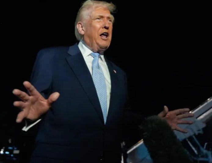 特朗普暗示将与马杜罗会谈并加强加勒比地区的军事部署