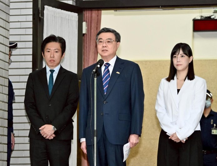 卓榮泰宣示「全面迎戰」後首度備詢　怒斥傅崐萁：你先全面開戰我才必須備戰