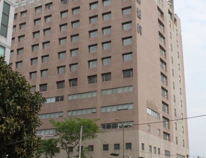 快訊／只因男網友不理她！15歲國三女墜樓　頭部重傷送醫不治