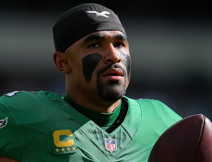 Eagles’ Jalen Hurts Is ‘Not Surprised’ by Report Teammates Are 'Frustrated'