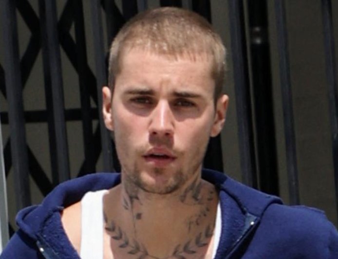 Justin Bieber Already Spreading The Holiday Spirit With Good Samaritan Move