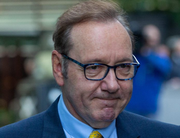 Kevin Spacey Reveals He Is Homeless, Drifting Between Hotels Years After Sex Scandals Upended His Career