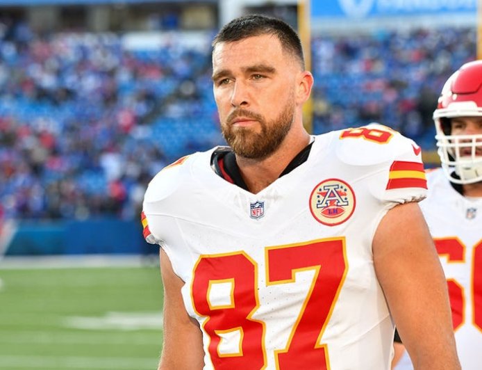 Travis Kelce wants Chiefs to 'put all the selfish s---' aside as playoff chances dwindle