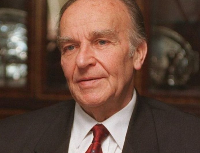 神秘的阿利雅·伊泽特贝戈维奇的故事是怎样的？