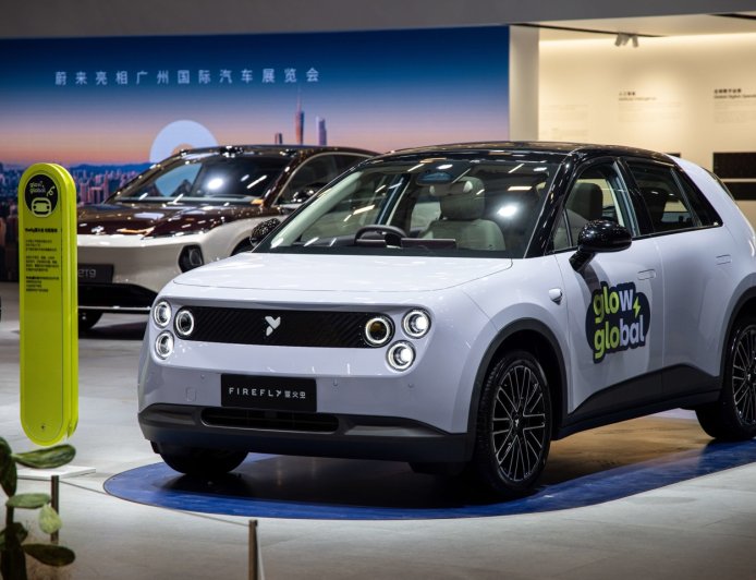 蔚来李斌：firefly 萤火虫国内达成 3 万台交付里程碑