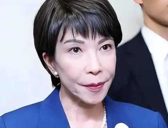 沉默14天，高市早苗再做涉台表态，求网开一面，中方回应斩钉截铁