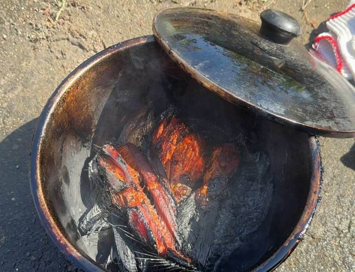 沒關火就出門「午仔魚變黑炭」悲慘畫面曝　廚房狂竄濃煙