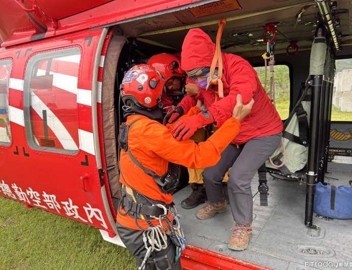 高山症發作！女登南湖大山突肢體無力呼吸喘　黑鷹直升機火速救援