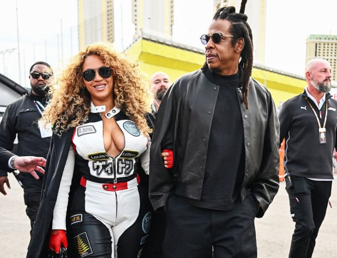 碧昂絲LV爆乳裝現身F1賽場　火辣造型挨批「萬聖節已過」