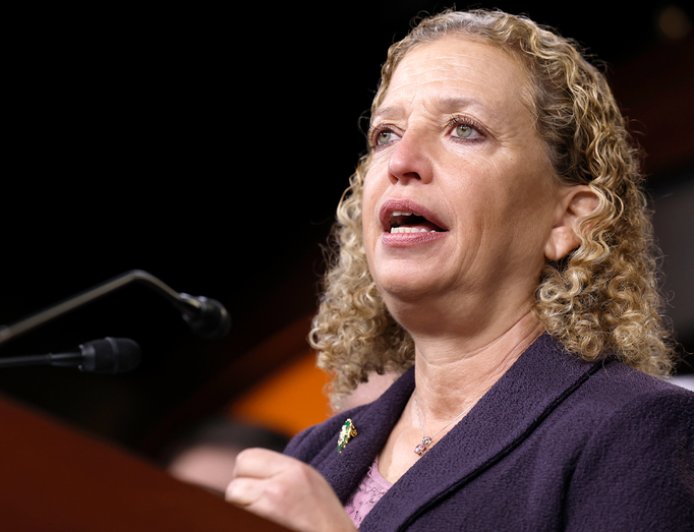 Rep. Wasserman Schultz says Trump should blame self for putting National Guard in harm’s way with DC crackdown