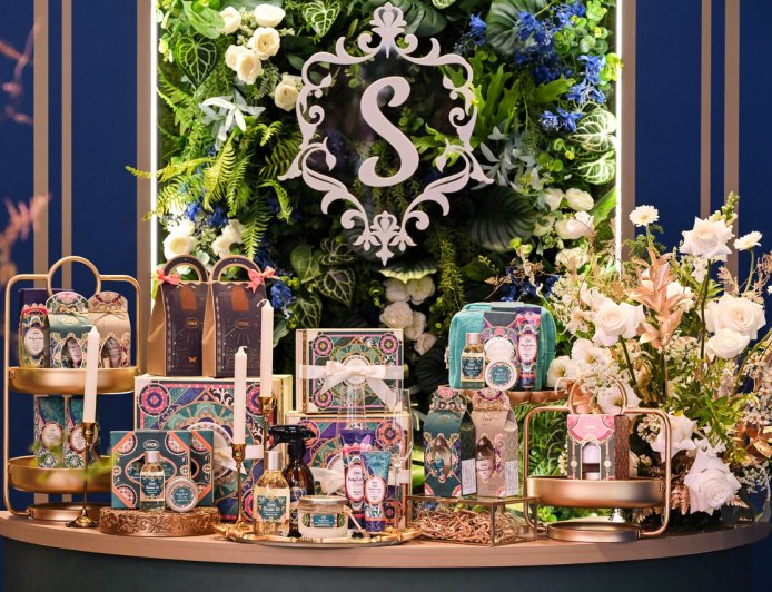 SABON聖誕快閃店開跑！INNISFREE巨大糖果包裝有夠可愛