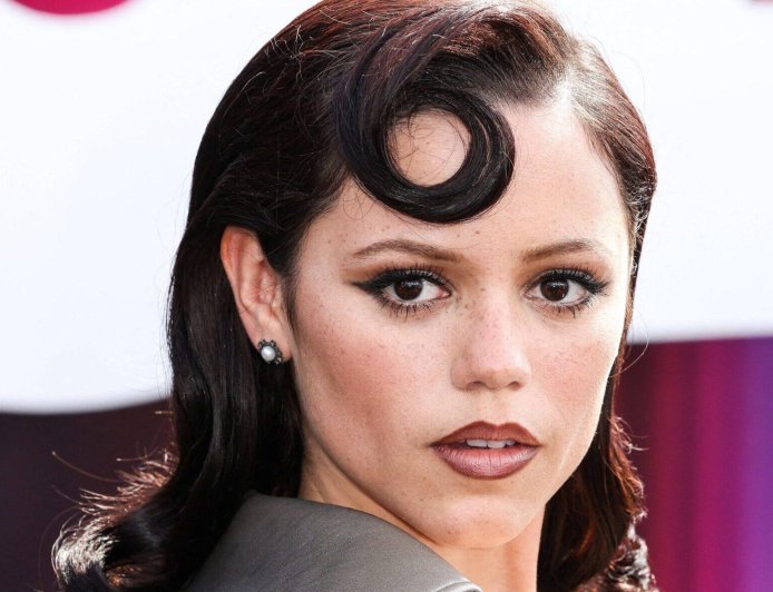 Jenna Ortega Doubles Down On 'I Hate A.I.' Remark With Warning
