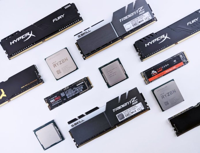 消息称英特尔、AMD 均不会在 2026 年推出新的台式机用平台