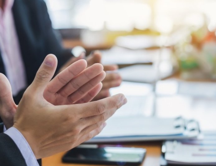 地方新闻精选 | 湖北竹溪连曝两起评审名单照搬百度人名 降雨异常致云冈石窟佛像局部渗水