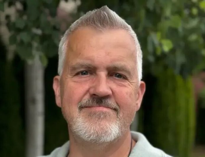 微软 31 年老员工 Mike Kostersitz 被裁，六旬老将重新踏上求职路