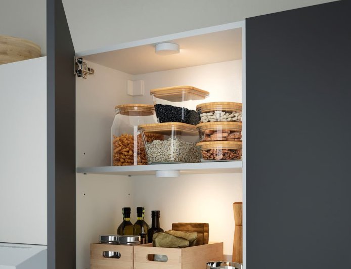 衣柜找衣服不再摸黑：宜家推出 Gömpyssling 自动感应灯