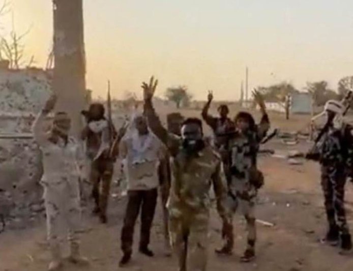 苏丹武装部队消息人士：快速支援部队在饱受战火蹂躏的科洛吉地区杀害了数十人，其中大部分是儿童