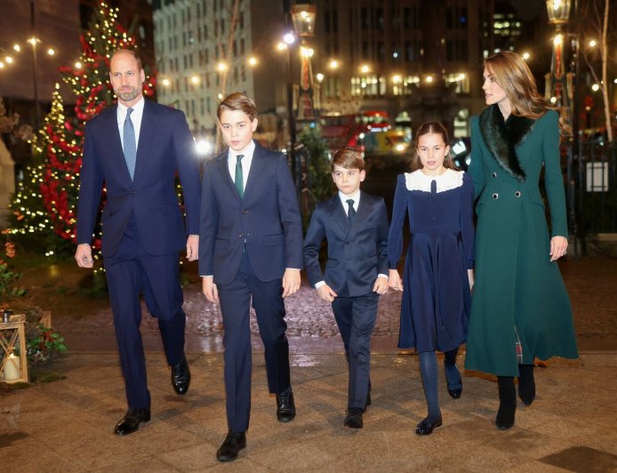 凱特王妃森林綠大衣呼應聖誕氣氛　一家五口出場宛如時尚大片