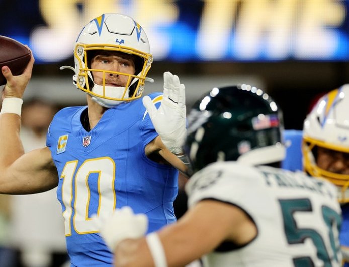 Chargers' Justin Herbert has awkward interaction with sideline reporter after OT win