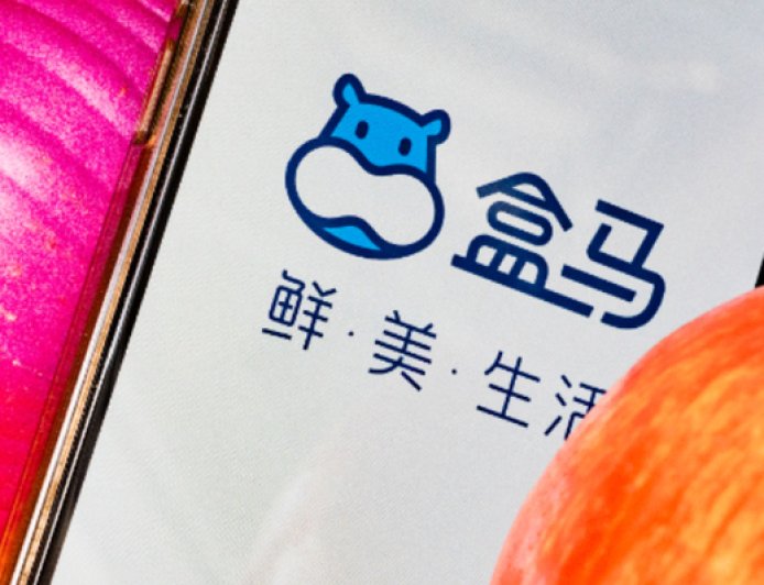 草莓蛋糕被指“咸得发苦”，盒马客服：已在第一时间完成排查和调整