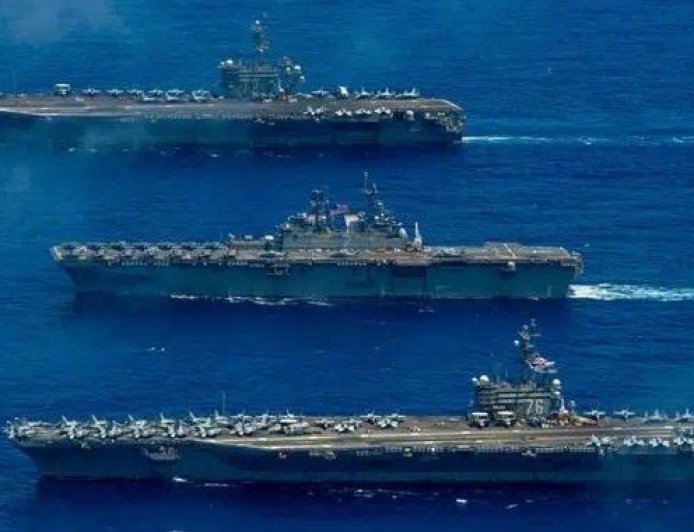 东亚大混战！中美六艘航母激烈对抗，辽宁舰径直向东逼近本州岛