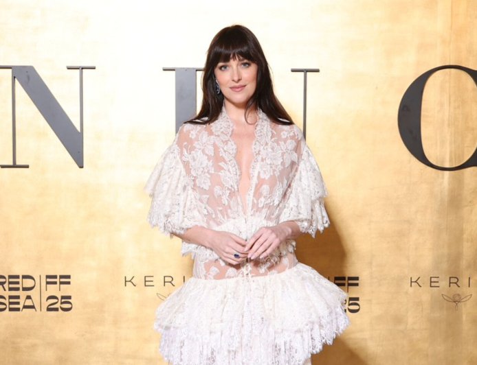 達珂塔強生性感天花板！Chloé全透視蕾絲禮服美到發光　演繹極致浪漫