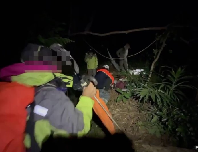 7山友登南投小出山迷路！警消摸黑搜尋8hrs　全員凌晨終獲救