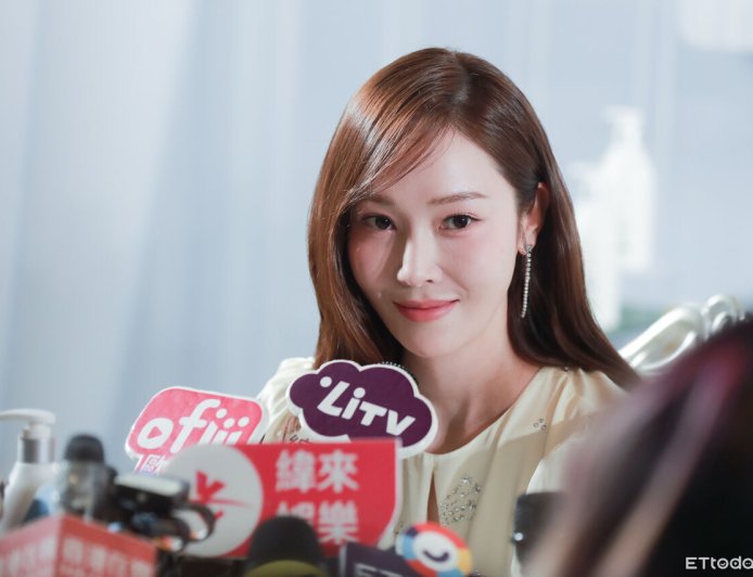 Jessica鄭秀妍曝好髮質秘訣　其中一招竟是「直接睡覺不洗頭」